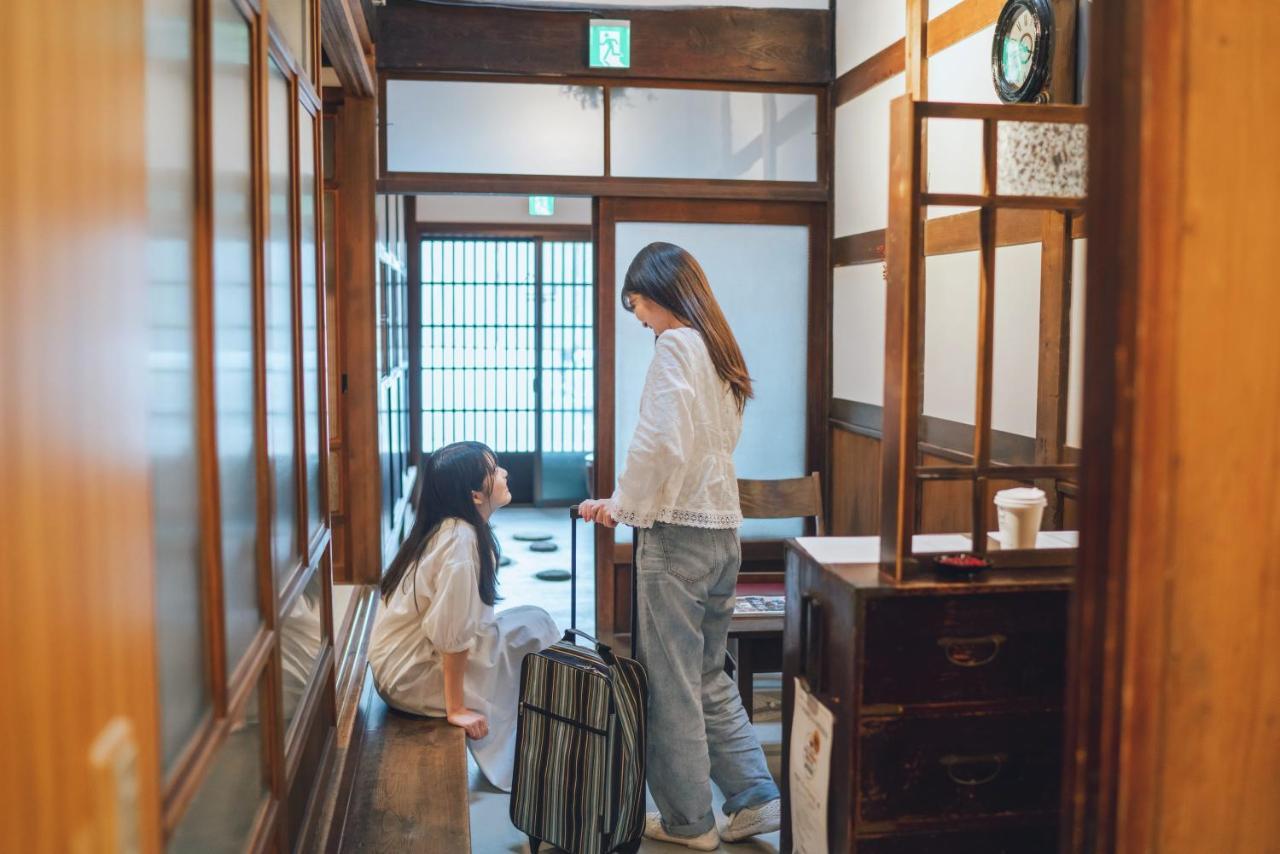 Machiya Guest House Carta Канандзава Экстерьер фото